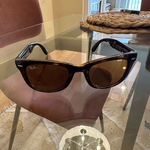 Folding Wayfarer Ray Bans barely used!